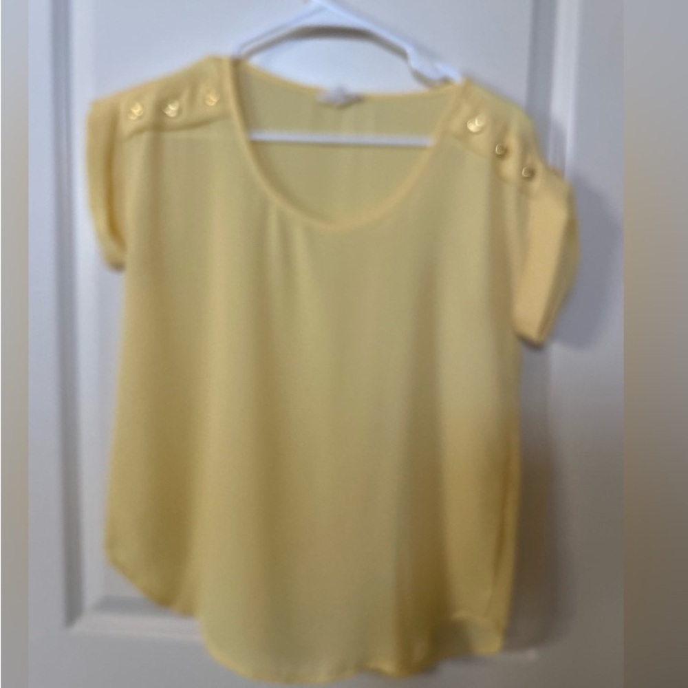 Urban Outfitters Light Yellow Buttoned Blouse